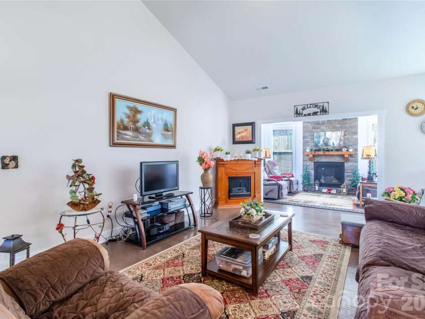 153 Water Leaf Drive, Weaverville, NC 28787.  MLS# CAR4367403, YatesRealty ID 20960. 