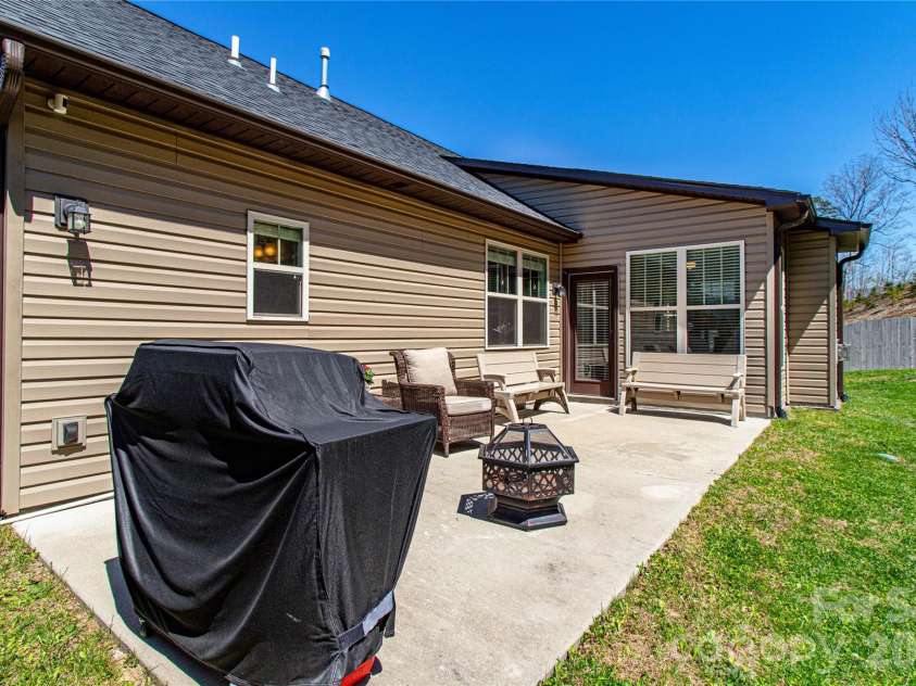 153 Water Leaf Drive, Weaverville, NC 28787.  MLS# CAR4367403, YatesRealty ID 20960. 