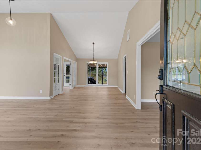 5916 Cashion Road, Huntersville, NC 28078.  MLS# CAR4266998, YatesRealty ID 20960. Family Room Entrance