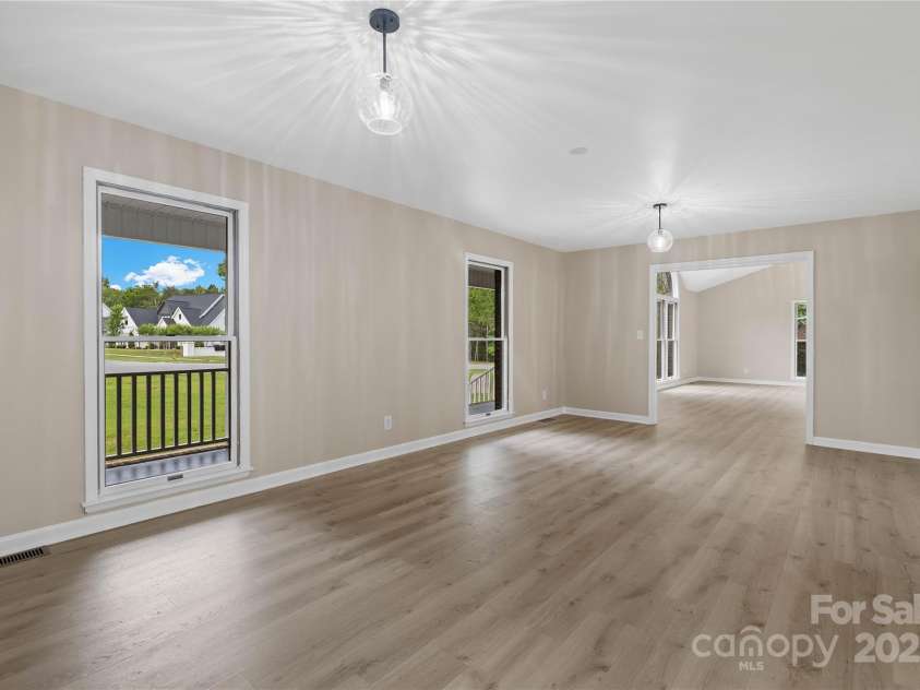 5916 Cashion Road, Huntersville, NC 28078.  MLS# CAR4266998, YatesRealty ID 20960. Living Room