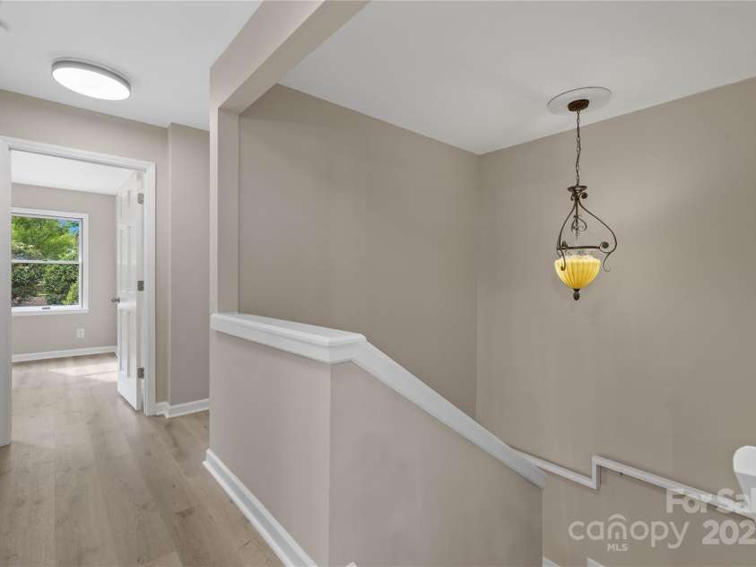 5916 Cashion Road, Huntersville, NC 28078.  MLS# CAR4266998, YatesRealty ID 20960. Main Level Hallway