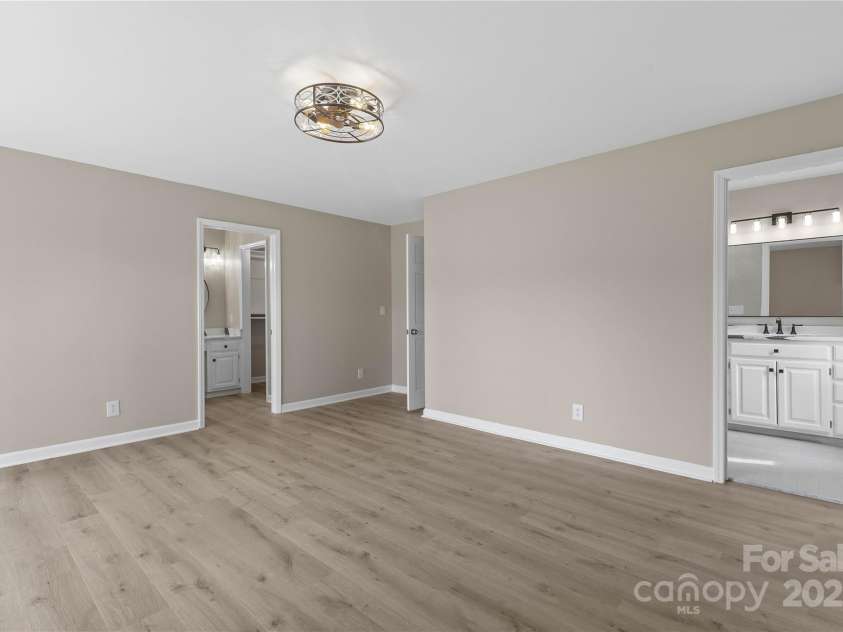 5916 Cashion Road, Huntersville, NC 28078.  MLS# CAR4266998, YatesRealty ID 20960. Primary Bedroom