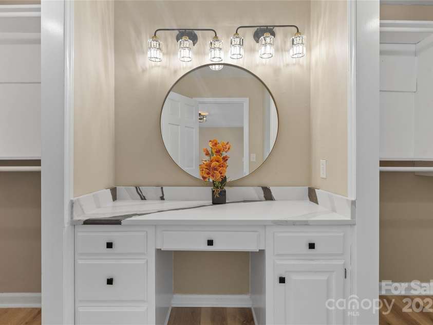 5916 Cashion Road, Huntersville, NC 28078.  MLS# CAR4266998, YatesRealty ID 20960. Primary Dual Closets