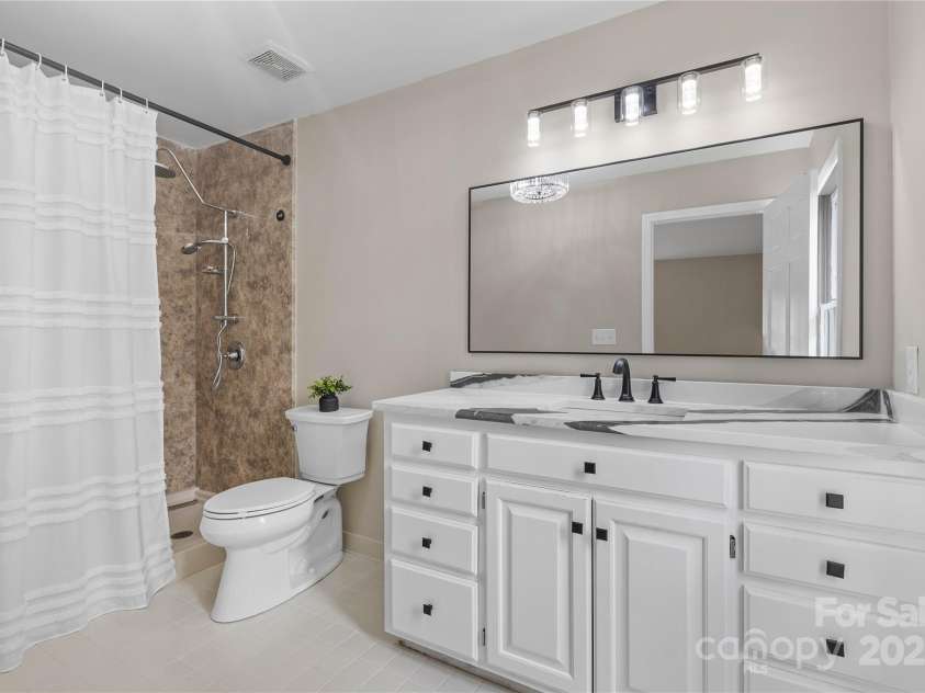 5916 Cashion Road, Huntersville, NC 28078.  MLS# CAR4266998, YatesRealty ID 20960. Primary Ensuite Bath 2