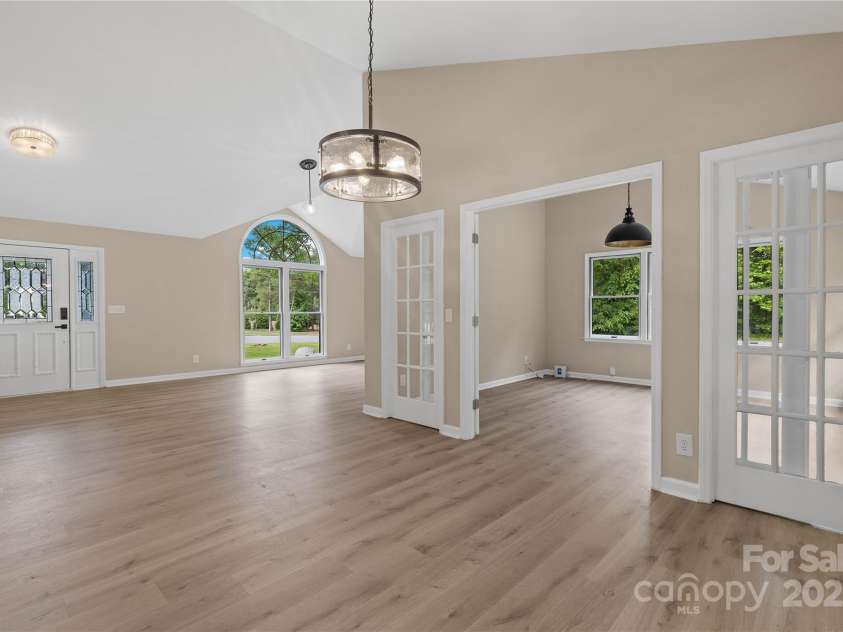 5916 Cashion Road, Huntersville, NC 28078.  MLS# CAR4266998, YatesRealty ID 20960. Sunroom Entrance