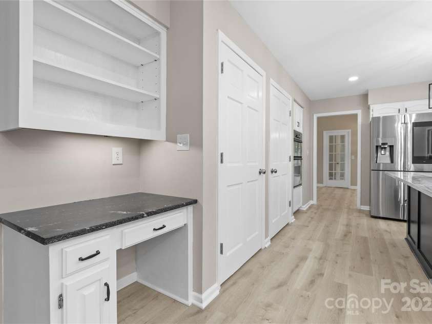 5916 Cashion Road, Huntersville, NC 28078.  MLS# CAR4266998, YatesRealty ID 20960. Under cabinet Lighting