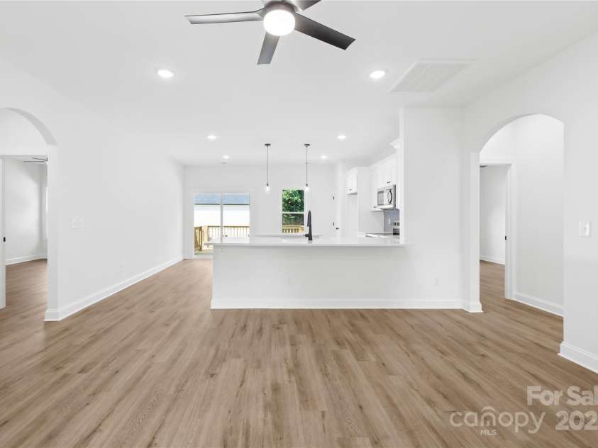 338 Hollingswood Drive, Statesville, NC 28625.  MLS# CAR4267141, YatesRealty ID 20961. 