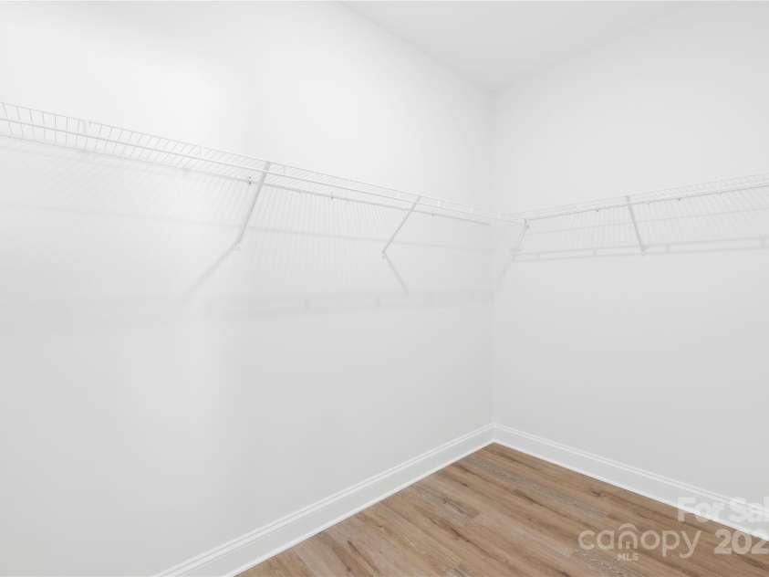 338 Hollingswood Drive, Statesville, NC 28625.  MLS# CAR4267141, YatesRealty ID 20961. 