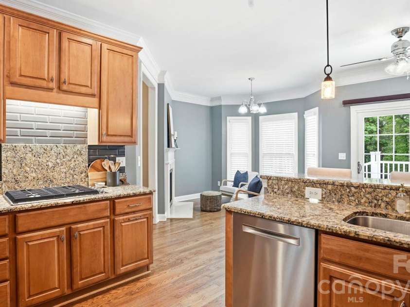 4089 Harmattan Drive, Denver, NC 28037.  MLS# CAR4377560, YatesRealty ID 20961. Gas Cooktop, Tile Backsplash