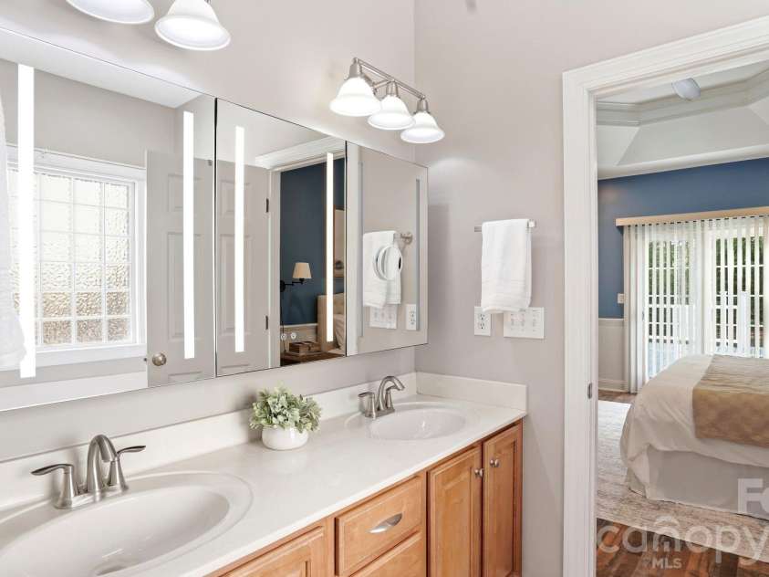 4089 Harmattan Drive, Denver, NC 28037.  MLS# CAR4377560, YatesRealty ID 20961. Primary Bathroom - Dual Vaniteis