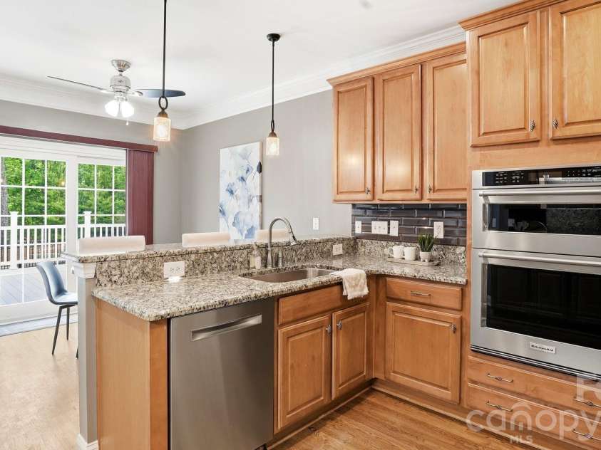 4089 Harmattan Drive, Denver, NC 28037.  MLS# CAR4377560, YatesRealty ID 20961. Stainless Appliance Package