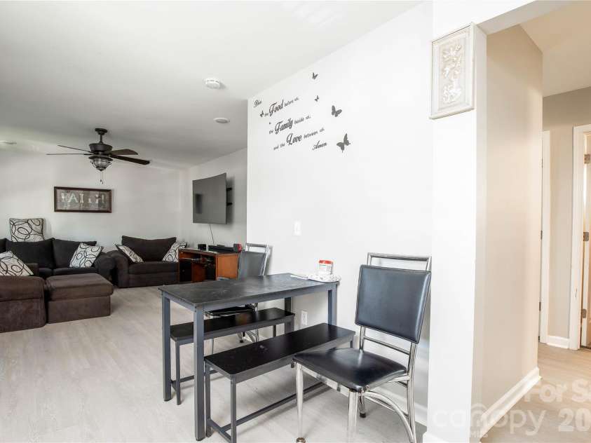 1913 Freeman Mill Road, Greensboro, NC 27406.  MLS# CAR4373896, YatesRealty ID 20962. 