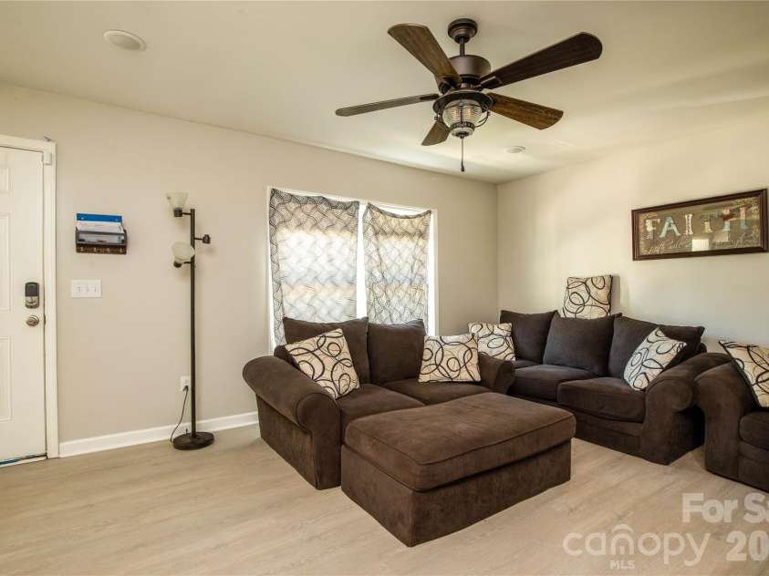 1913 Freeman Mill Road, Greensboro, NC 27406.  MLS# CAR4373896, YatesRealty ID 20962. 