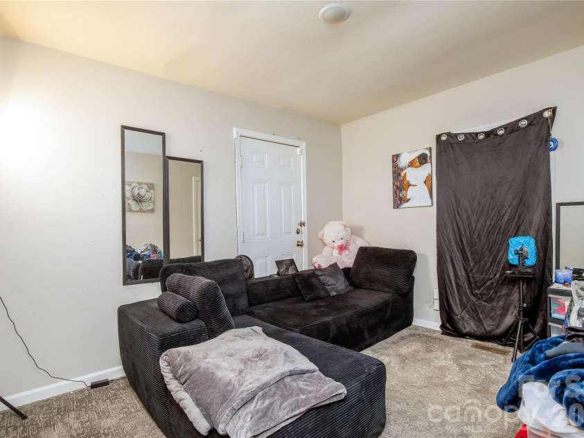 1913 Freeman Mill Road, Greensboro, NC 27406.  MLS# CAR4373896, YatesRealty ID 20962. 