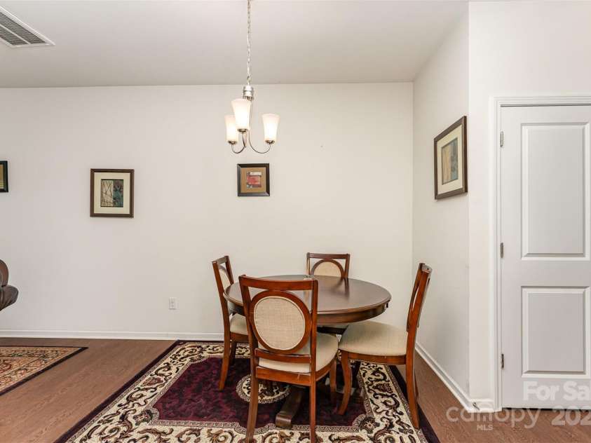 8953 Bradstreet Commons Way, Charlotte, NC 28215.  MLS# CAR4268310, YatesRealty ID 20963. 