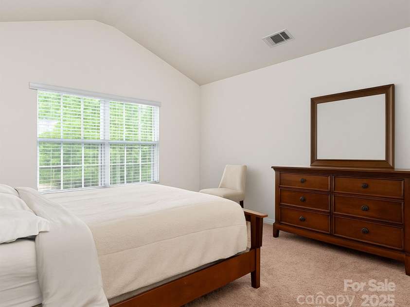 8953 Bradstreet Commons Way, Charlotte, NC 28215.  MLS# CAR4268310, YatesRealty ID 20963. 