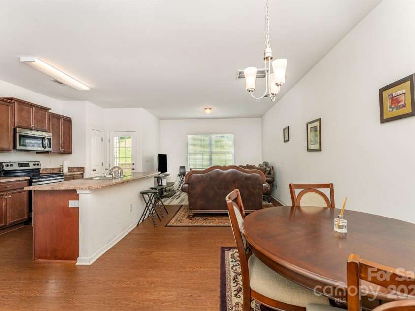 8953 Bradstreet Commons Way, Charlotte, NC 28215.  MLS# CAR4268310, YatesRealty ID 20963. 