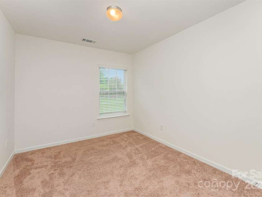 8953 Bradstreet Commons Way, Charlotte, NC 28215.  MLS# CAR4268310, YatesRealty ID 20963. 
