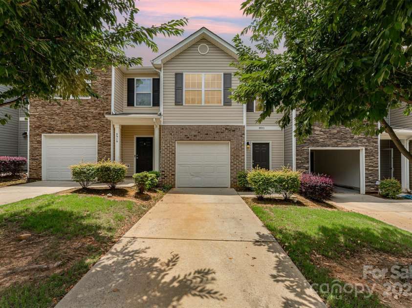 8953 Bradstreet Commons Way, Charlotte, NC 28215.  MLS# CAR4268310, YatesRealty ID 20963. 