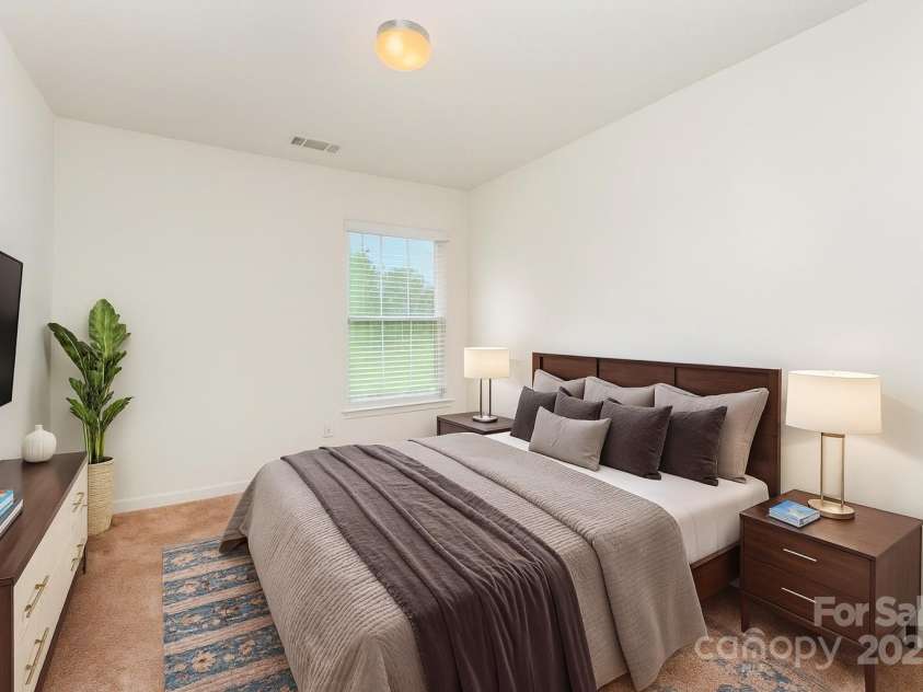 8953 Bradstreet Commons Way, Charlotte, NC 28215.  MLS# CAR4268310, YatesRealty ID 20963. 