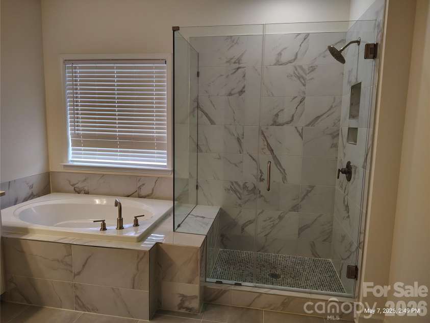 165 Winterberry Street, Mooresville, NC 28117.  MLS# CAR4378801, YatesRealty ID 20964. Primary bath