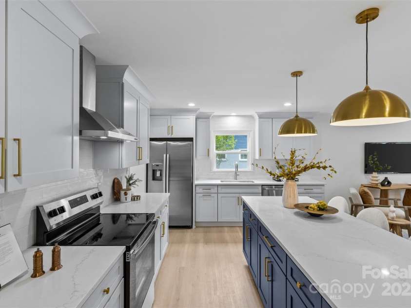 7219 Brynhurst Drive, Charlotte, NC 28210.  MLS# CAR4268126, YatesRealty ID 20964. Kitchen