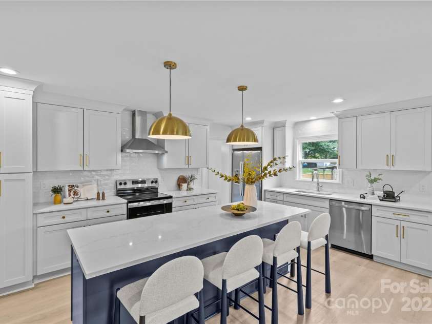 7219 Brynhurst Drive, Charlotte, NC 28210.  MLS# CAR4268126, YatesRealty ID 20964. Kitchen