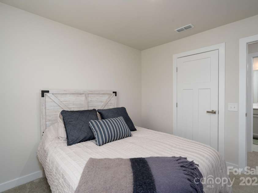 154 Stella Lane, Troutman, NC 28166.  MLS# CAR4268271, YatesRealty ID 20965. 