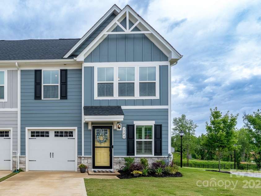 154 Stella Lane, Troutman, NC 28166.  MLS# CAR4268271, YatesRealty ID 20965. 