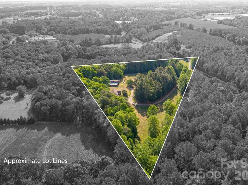 702 Saddlebrook Lane, Cherryville, NC 28021.  MLS# CAR4373701, YatesRealty ID 20966. Aerial View with Approximate Lot Lines