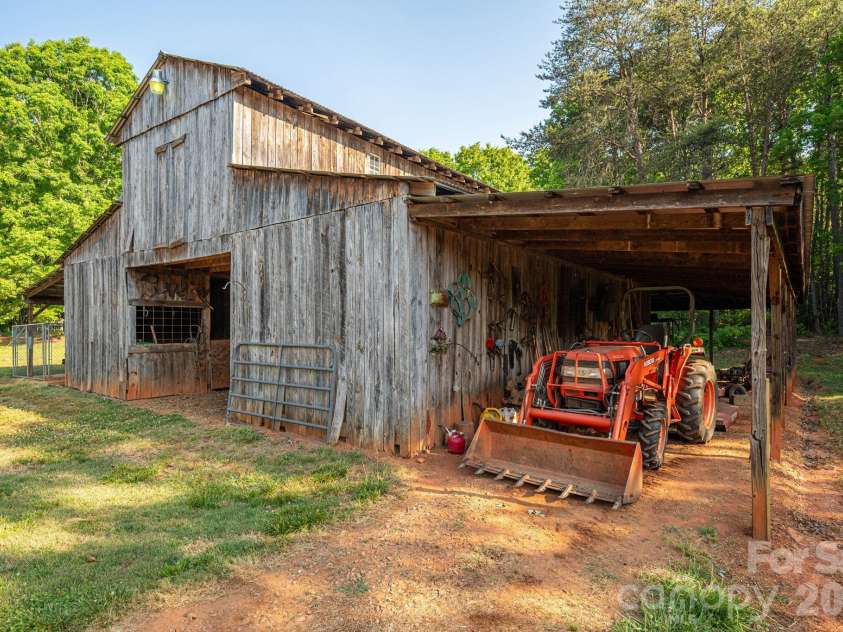 702 Saddlebrook Lane, Cherryville, NC 28021.  MLS# CAR4373701, YatesRealty ID 20966. Barn