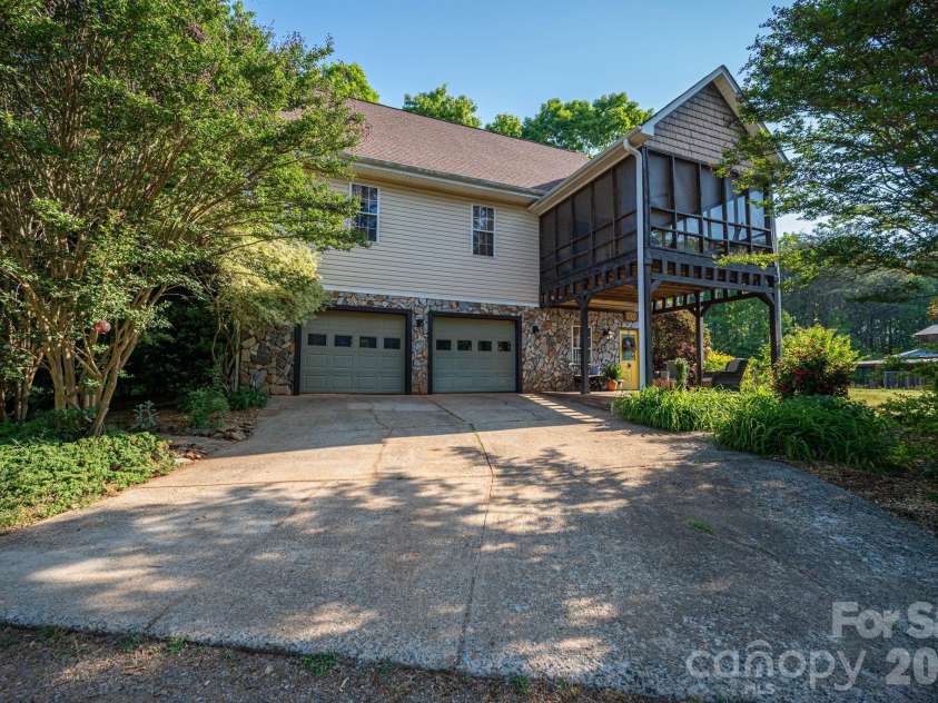 702 Saddlebrook Lane, Cherryville, NC 28021.  MLS# CAR4373701, YatesRealty ID 20966. Front View