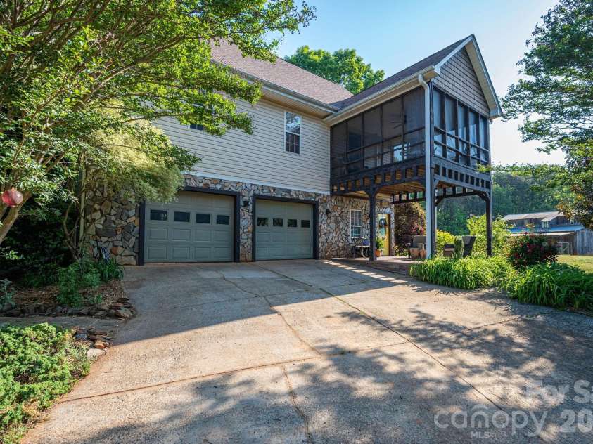 702 Saddlebrook Lane, Cherryville, NC 28021.  MLS# CAR4373701, YatesRealty ID 20966. Front View