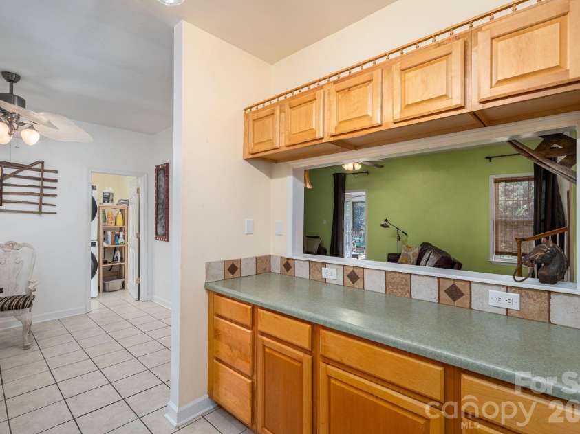 702 Saddlebrook Lane, Cherryville, NC 28021.  MLS# CAR4373701, YatesRealty ID 20966. Kitchen