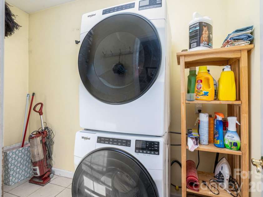 702 Saddlebrook Lane, Cherryville, NC 28021.  MLS# CAR4373701, YatesRealty ID 20966. Laundry