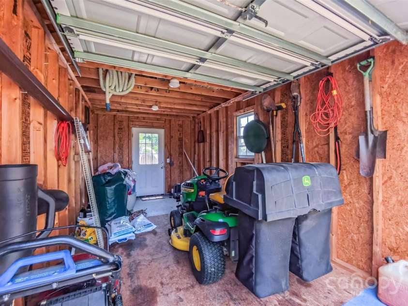 920 Thomas Street, Statesville, NC 28677.  MLS# CAR4267781, YatesRealty ID 20966. 