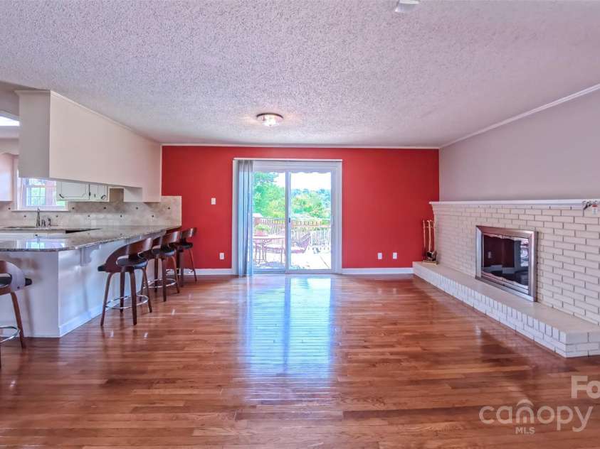 920 Thomas Street, Statesville, NC 28677.  MLS# CAR4267781, YatesRealty ID 20966. 
