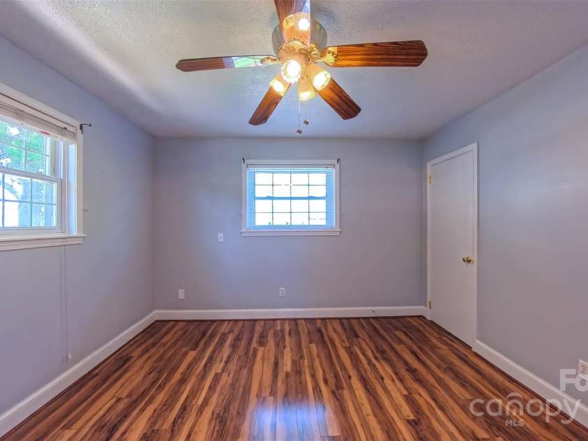 920 Thomas Street, Statesville, NC 28677.  MLS# CAR4267781, YatesRealty ID 20966. 