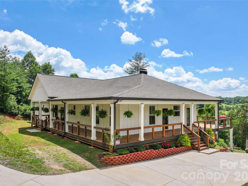 24 Chapel Hill Lane, Leicester, NC 28748.  MLS# CAR4354075, YatesRealty ID 20967. 