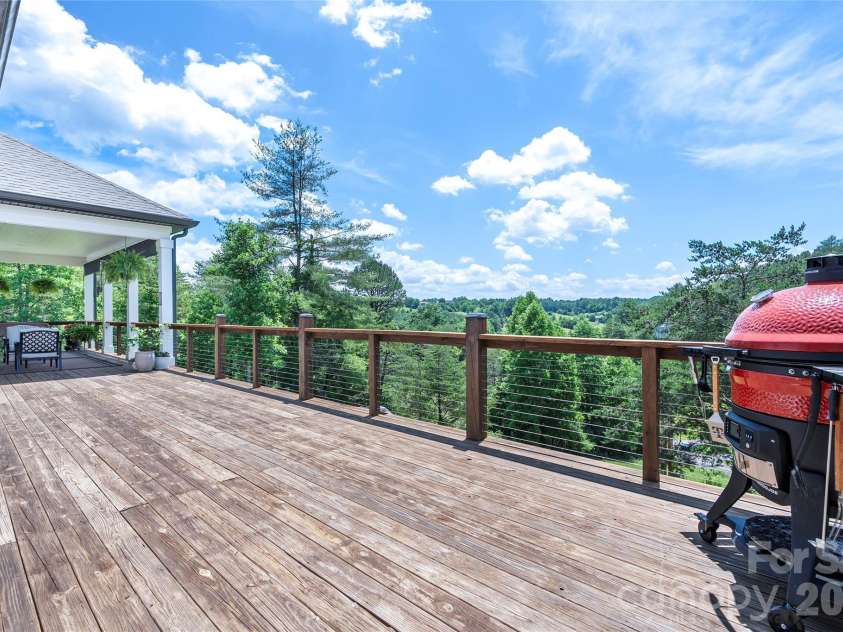 24 Chapel Hill Lane, Leicester, NC 28748.  MLS# CAR4354075, YatesRealty ID 20967. 