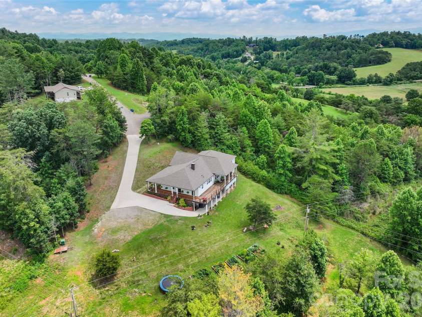 24 Chapel Hill Lane, Leicester, NC 28748.  MLS# CAR4354075, YatesRealty ID 20967. 