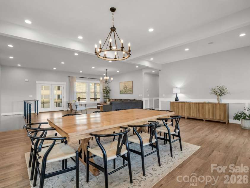 24 Chapel Hill Lane, Leicester, NC 28748.  MLS# CAR4354075, YatesRealty ID 20967. Modern Lighting