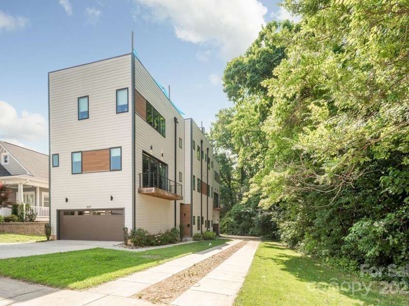 327 Turner Avenue, Charlotte, NC 28208.  MLS# CAR4270286, YatesRealty ID 20967. 