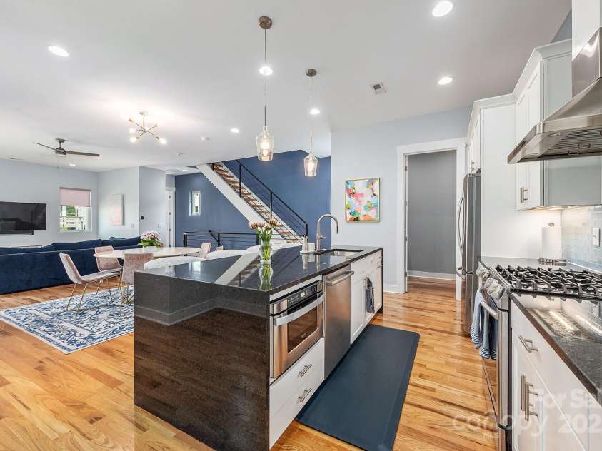 327 Turner Avenue, Charlotte, NC 28208.  MLS# CAR4270286, YatesRealty ID 20967. 