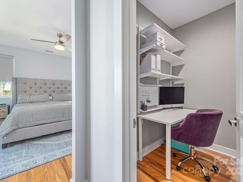 327 Turner Avenue, Charlotte, NC 28208.  MLS# CAR4270286, YatesRealty ID 20967. 