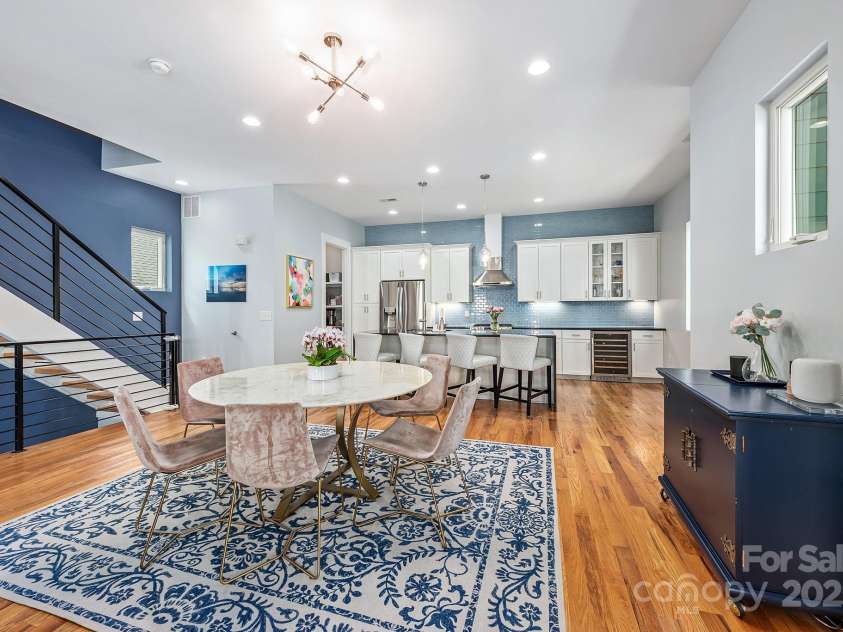 327 Turner Avenue, Charlotte, NC 28208.  MLS# CAR4270286, YatesRealty ID 20967. Main level family room, dining and kitchen