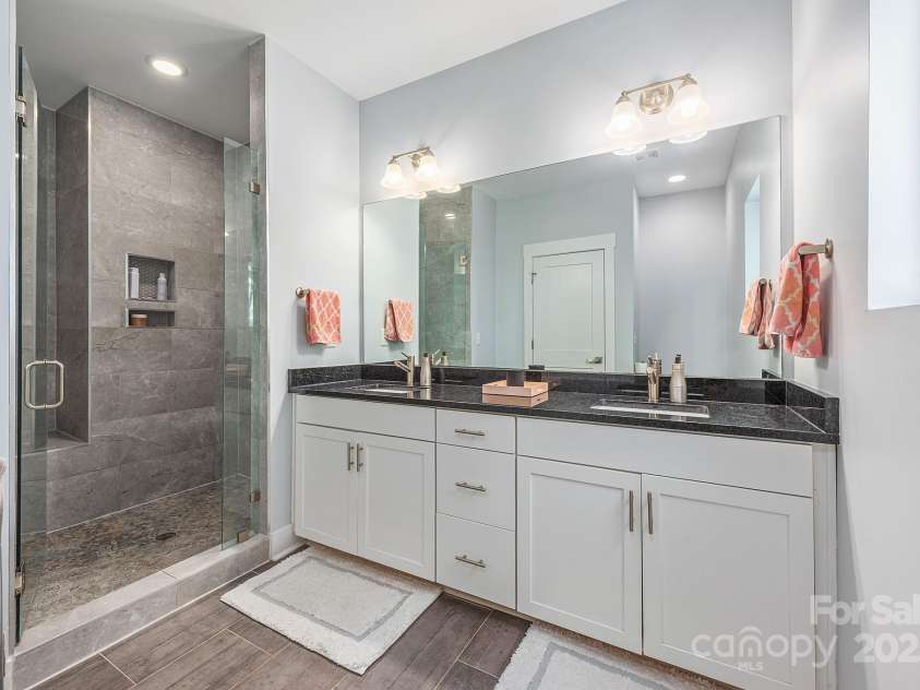 327 Turner Avenue, Charlotte, NC 28208.  MLS# CAR4270286, YatesRealty ID 20967. Primary bathroom