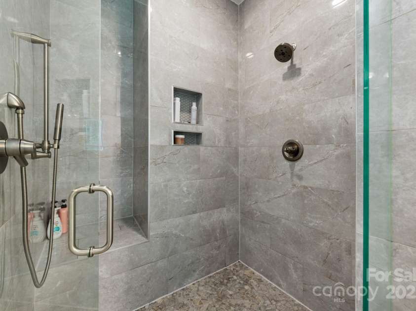 327 Turner Avenue, Charlotte, NC 28208.  MLS# CAR4270286, YatesRealty ID 20967. Primary bathroom