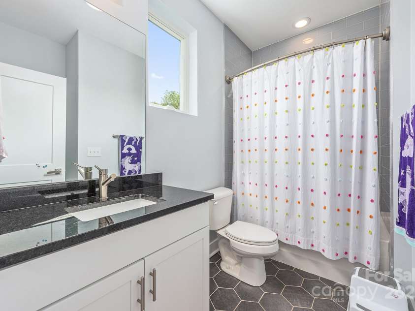 327 Turner Avenue, Charlotte, NC 28208.  MLS# CAR4270286, YatesRealty ID 20967. Upper level full bathroom