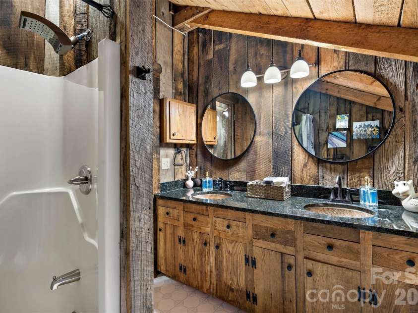 1495 El Miner Drive, Mars Hill, NC 28754.  MLS# CAR4316790, YatesRealty ID 2097. 